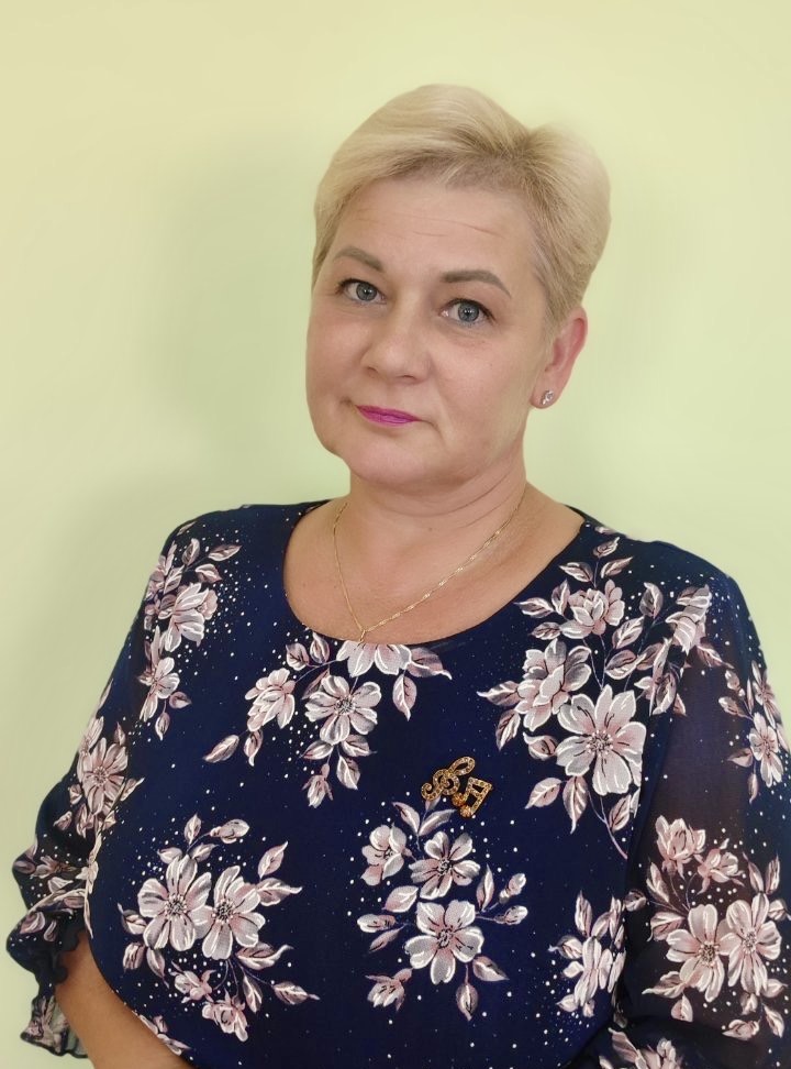 Музыкальный руководитель Лемке Лариса Николаевна .