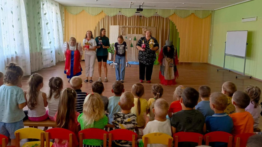 «Сказка — ложь, да в ней намёк, добрым молодцам урок» «Сказка — ложь, да в ней намёк, добрым молодцам урок».